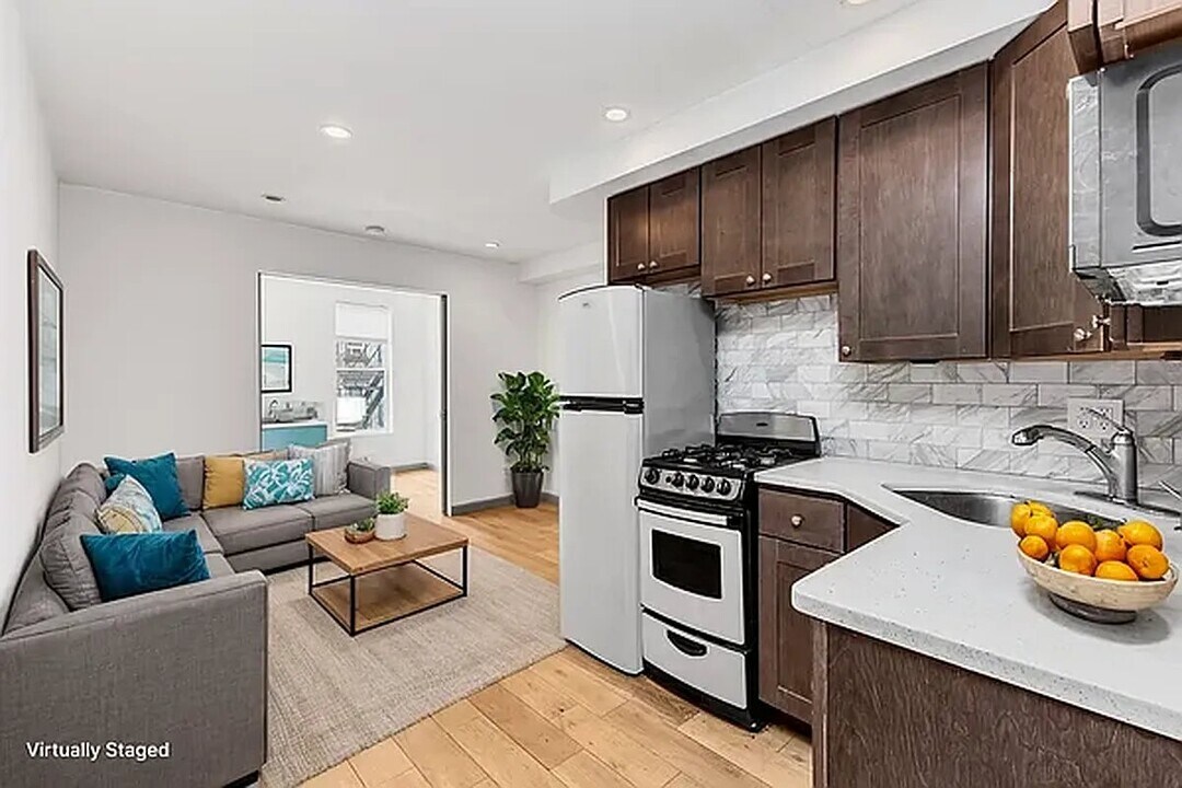 332 E 6th St in New York, NY - Foto de edificio