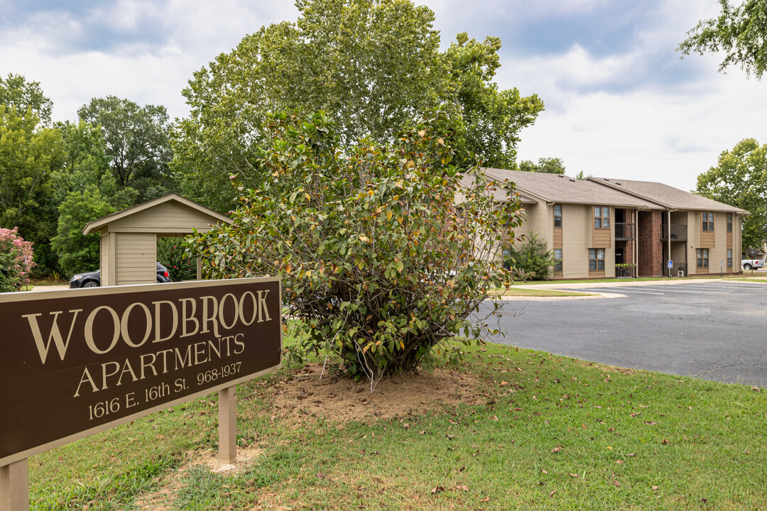 Woodbrook Apartments I & II in Russellville, AR - Foto de edificio