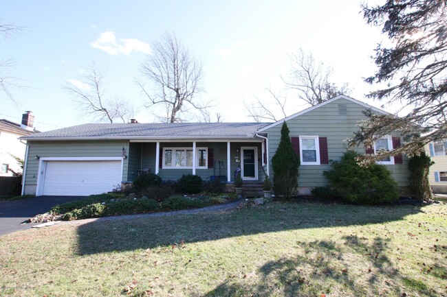 property at 450 Redmond Ave
