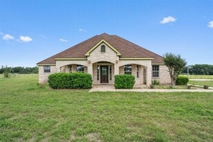 130 Cotton Rows Ln in Taylor, TX - Building Photo