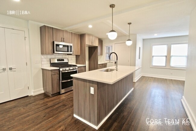 property at 4319 Roanoke Pkwy