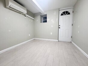 10916 Woodley Ave in Los Angeles, CA - Building Photo - Building Photo