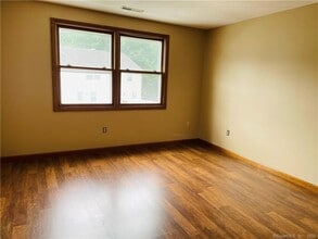 7 Stonecress Ln in Glastonbury, CT - Building Photo - Building Photo