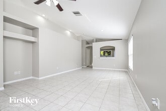 8457 Quarter Horse Dr in Riverview, FL - Building Photo - Building Photo
