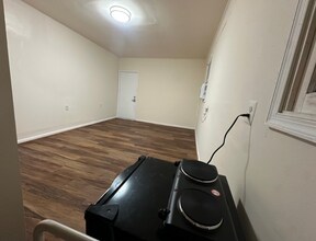 8xxx Barrett Rd in Fort Washington, MD - Foto de edificio - Building Photo