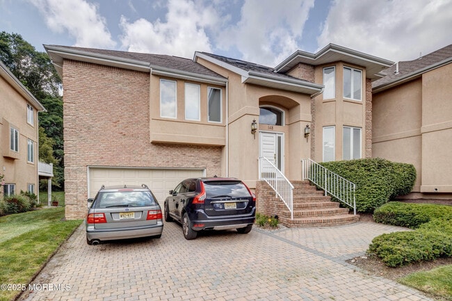 148 Panther Valley Ct in Holmdel, NJ - Building Photo - Building Photo
