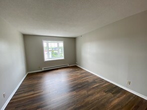 151 Queen St in Fredericton, NB - Building Photo - Building Photo