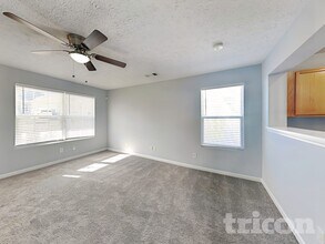 135 Nacoochee Way in Canton, GA - Foto de edificio - Building Photo