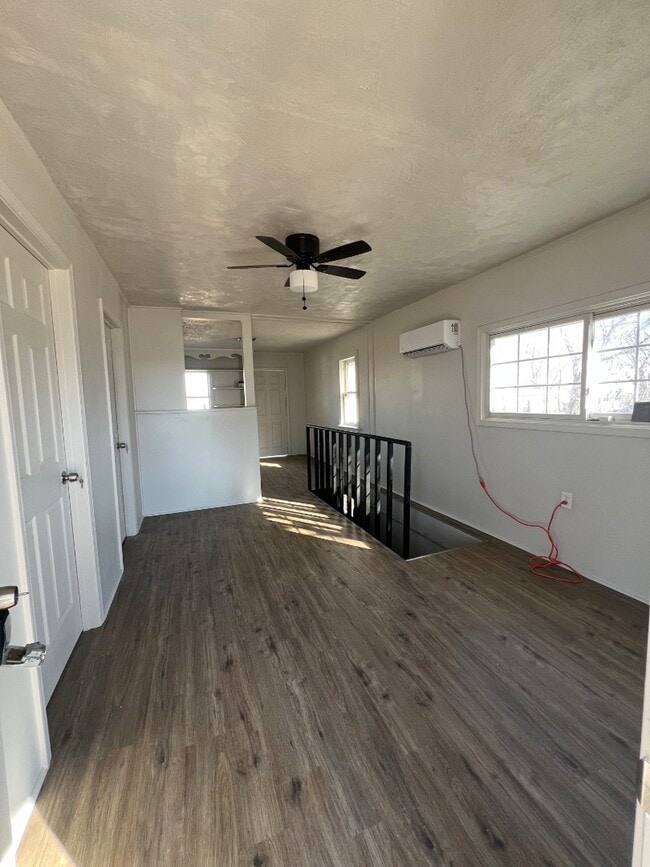 724 W 1st Ave in Hutchinson, KS - Building Photo - Building Photo