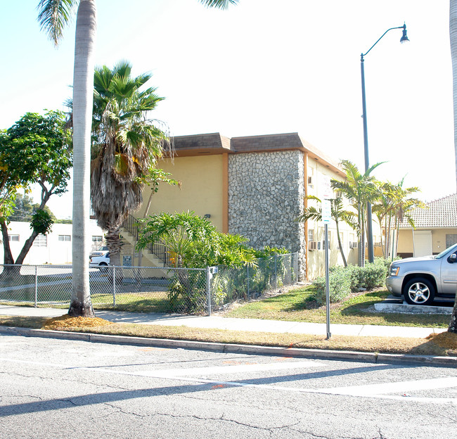 Gardens of Homestead in Homestead, FL - Foto de edificio - Building Photo