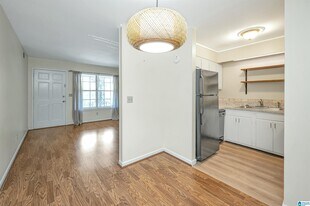 2727 Highland Ave in Birmingham, AL - Building Photo