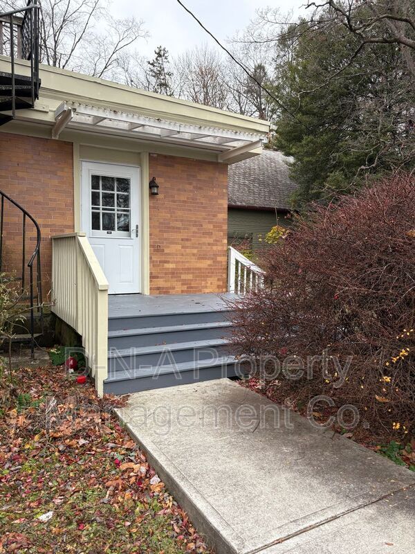 552 Scott St in Stroudsburg, PA - Building Photo - Building Photo