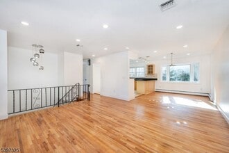 4 Maureen Ct in Parsippany Troy Hills, NJ - Building Photo - Building Photo