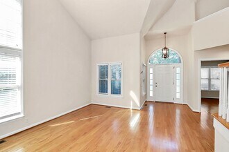 500 River Oaks Ln in Charlotte, NC - Building Photo - Building Photo