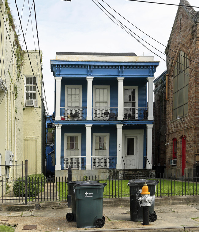 1831 Carondelet St in New Orleans, LA - Building Photo - Building Photo