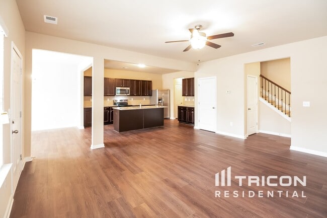 189 Stillwood Dr in Newnan, GA - Building Photo - Building Photo