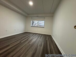 55 Hill Rd, Unit 202 in Belmont, MA - Building Photo - Building Photo