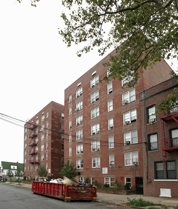 450 E 34th St in Brooklyn, NY - Building Photo