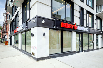 228 Berry St in Brooklyn, NY - Building Photo - Building Photo