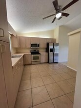 302 SW Carter Ave in Port St. Lucie, FL - Building Photo - Building Photo