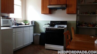 249 Boston Ave, Unit 3 in Medford, MA - Building Photo - Building Photo