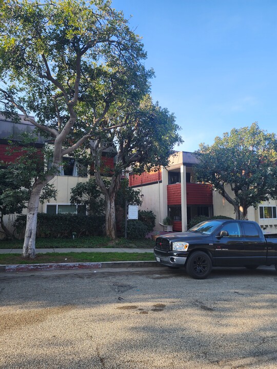 5674 Windsor Way, Unit 208 in Culver City, CA - Foto de edificio