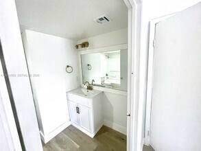 15201 SW 80th St in Miami, FL - Building Photo - Building Photo