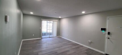 914 N Lake Destiny Rd in Altamonte Springs, FL - Building Photo - Building Photo