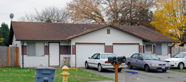 1218-1220 12th Ave NW in Puyallup, WA - Building Photo - Building Photo