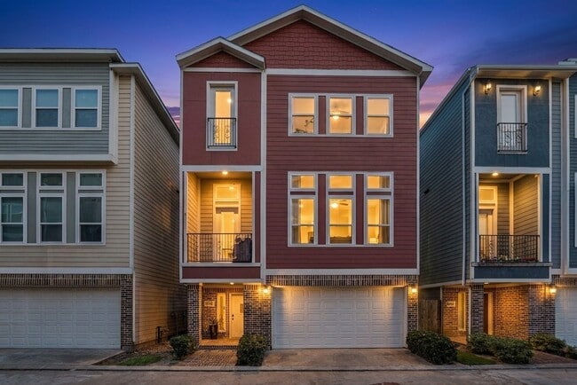 property at 2108 Oatfield Dr