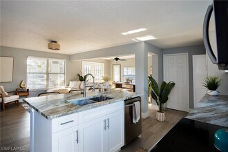 528 14th St N in Naples, FL - Building Photo - Building Photo