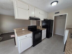 620 Race St in Crowley, TX - Building Photo - Building Photo