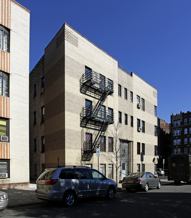 2 Kensington Ave in Jersey City, NJ - Building Photo - Building Photo