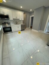 509 Green St, Unit #2 in Cambridge, MA - Foto de edificio - Building Photo