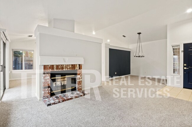 134 John Henry Cir in Folsom, CA - Building Photo - Building Photo