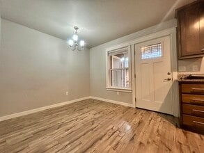 206 N Shasta Ave in Eagle Point, OR - Foto de edificio - Building Photo