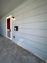 6003 Cameron Rd in Austin, TX - Building Photo - Building Photo