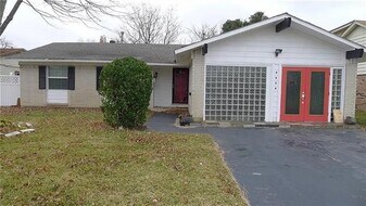 4624 Bethany Dr in Garland, TX - Building Photo