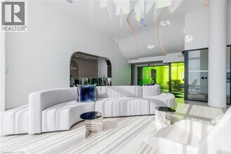 3210 Dakota Cmn in Burlington, ON - Building Photo - Building Photo