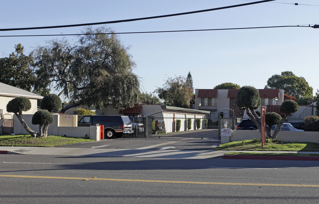 Westwood Apartments in Buena Park, CA - Building Photo - Building Photo