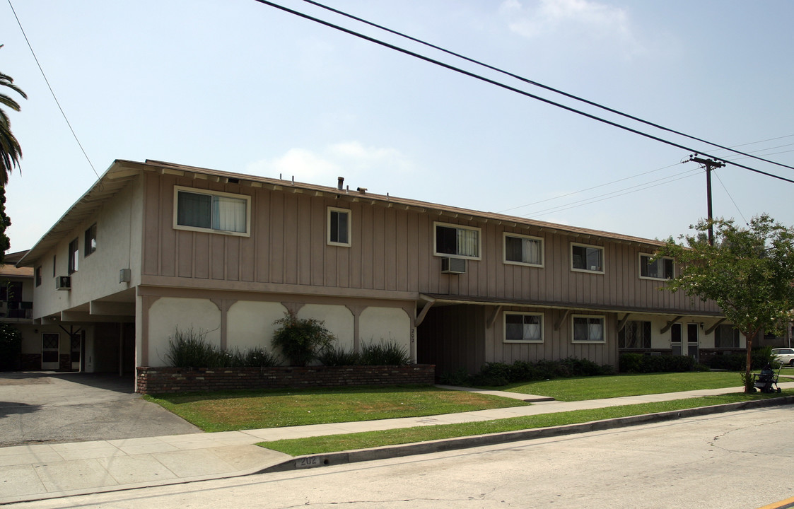 202 E Hellman Ave in Monterey Park, CA - Building Photo