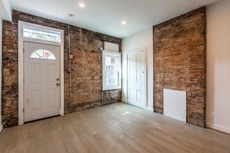 2205 Carey Wy in Pittsburgh, PA - Building Photo - Building Photo