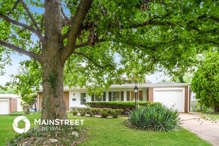 1520 Arlington Dr in Florissant, MO - Building Photo