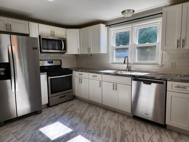 40 Durant Ave in Bethel, CT - Building Photo - Building Photo