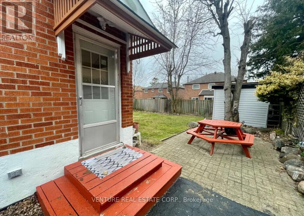 260 Centennial Rd in Toronto, ON - Building Photo