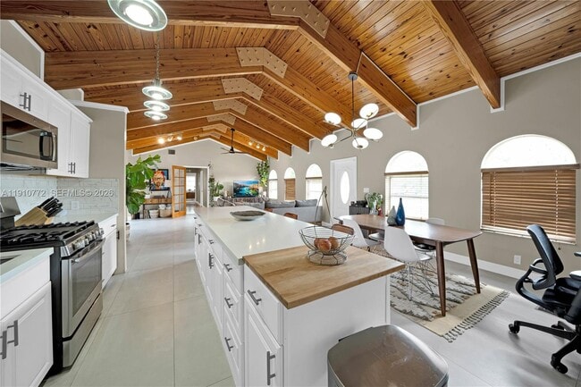 18900 Belview Dr in Cutler Bay, FL - Building Photo - Building Photo