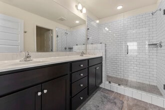 10410 Perennial Dr, Unit 3bed in Henrico, VA - Foto de edificio - Building Photo