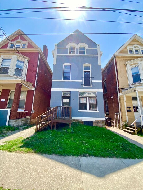 211 Bosley St-Unit -Single Family in Cincinnati, OH - Foto de edificio