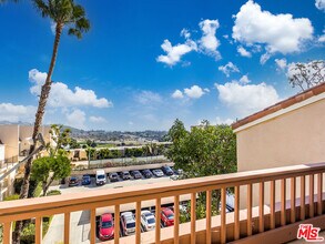 23904 De Ville Way in Malibu, CA - Building Photo - Building Photo