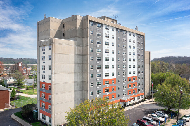 Colony Apartments in Covington, KY - Building Photo - Building Photo